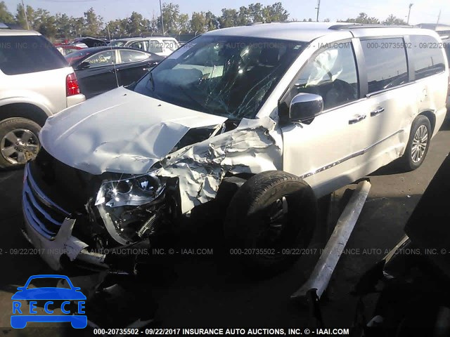 2013 Chrysler Town and Country 2C4RC1CGXDR623330 image 1