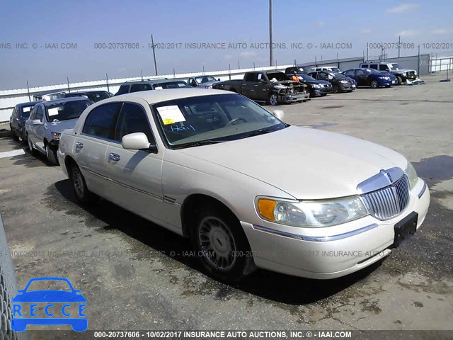 2000 Lincoln Town Car CARTIER 1LNHM83W3YY798900 image 0