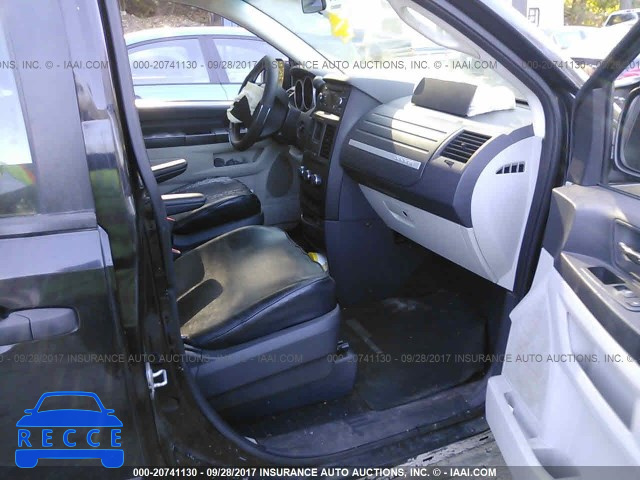 2008 Dodge Grand Caravan SE 2D8HN44H88R695021 зображення 4