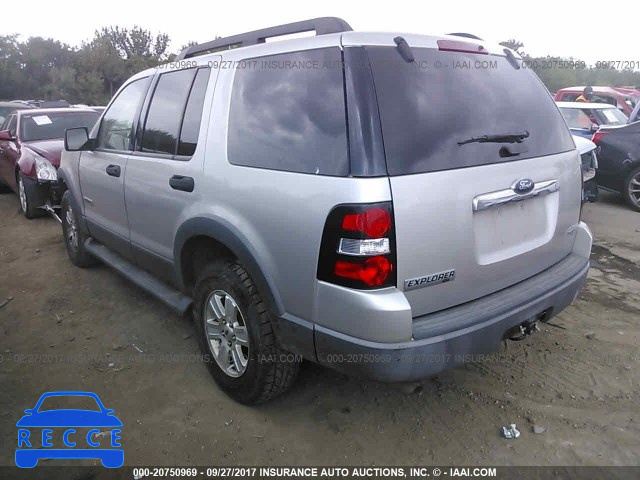 2006 Ford Explorer XLT 1FMEU73E16UB74103 Bild 2