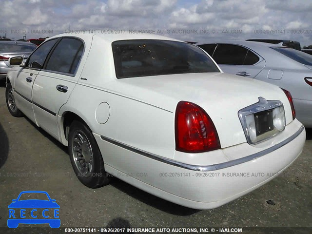 2000 Lincoln Town Car SIGNATURE 1LNHM82W3YY836479 зображення 2