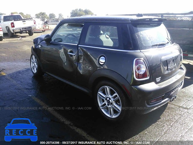 2011 Mini Cooper WMWSV3C56BTY22836 image 2