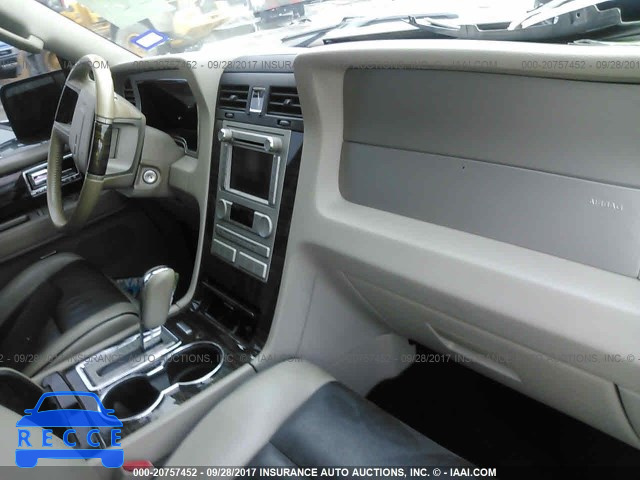 2010 Lincoln Navigator 5LMJJ2H54AEJ02458 зображення 4