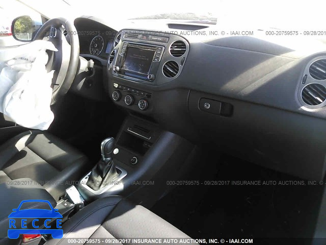 2017 VOLKSWAGEN TIGUAN WOLFSBURG WVGRV7AX5HK019250 image 4