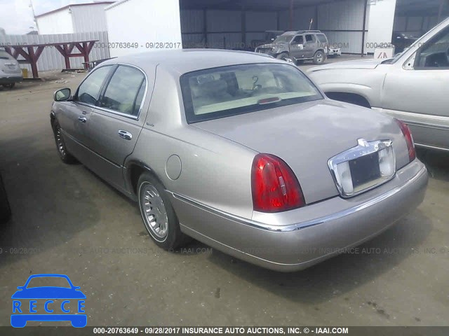 2000 LINCOLN TOWN CAR SIGNATURE 1LNHM82W3YY941314 image 2