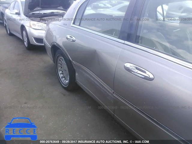 2000 LINCOLN TOWN CAR SIGNATURE 1LNHM82W3YY941314 image 5