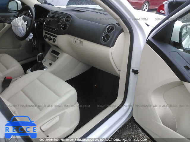 2017 VOLKSWAGEN TIGUAN WVGAV7AX6HK000039 image 4