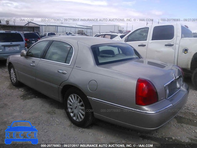 2003 Lincoln Town Car EXECUTIVE 1LNHM81W23Y662771 image 2