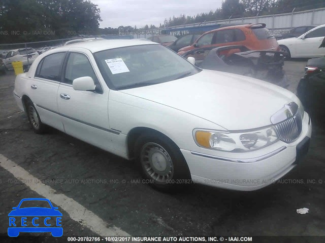 2001 Lincoln Town Car EXECUTIVE 1LNHM81W71Y724470 image 0