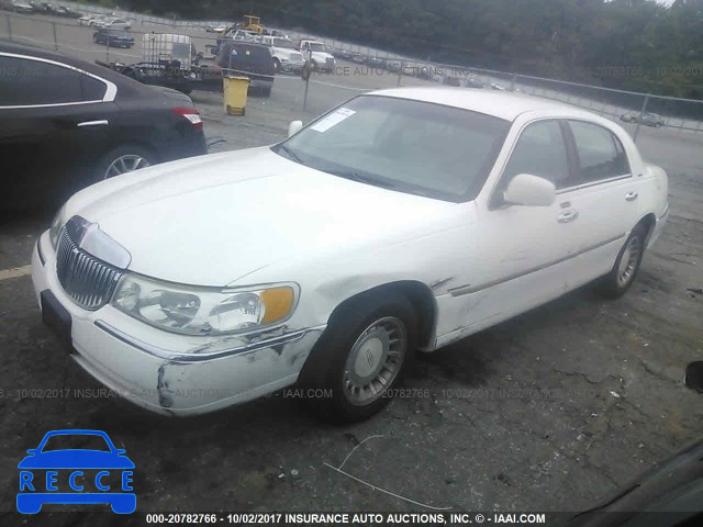 2001 Lincoln Town Car EXECUTIVE 1LNHM81W71Y724470 image 1