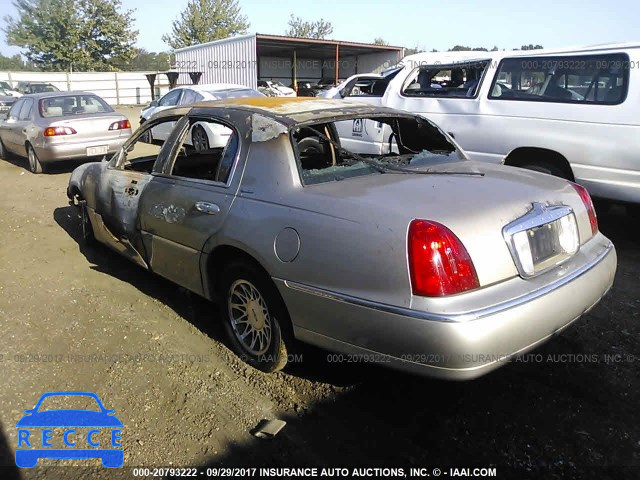 2001 Lincoln Town Car 1LNHM82W41Y650357 image 2