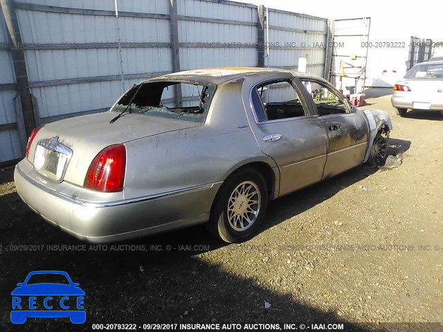 2001 Lincoln Town Car 1LNHM82W41Y650357 Bild 3