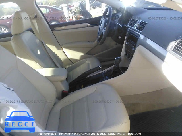 2015 Volkswagen Passat 1VWAS7A30FC045170 image 4