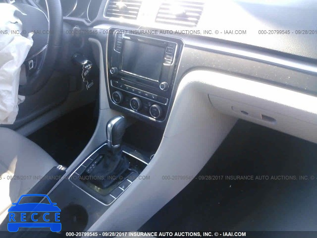 2017 VOLKSWAGEN PASSAT 1VWDT7A3XHC044377 image 4