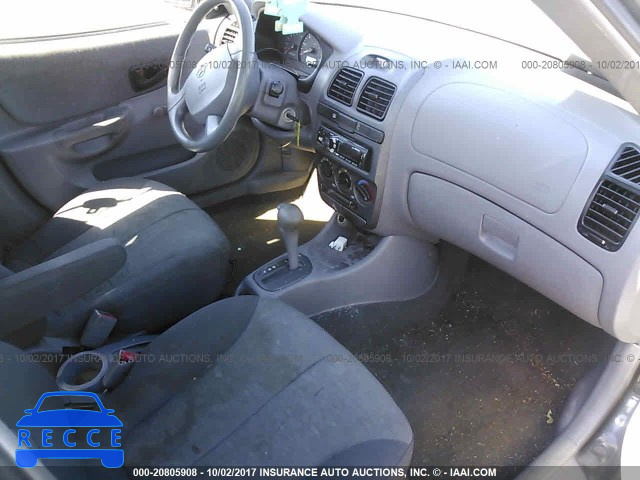 2005 Hyundai Accent KMHCG45C55U668505 зображення 4