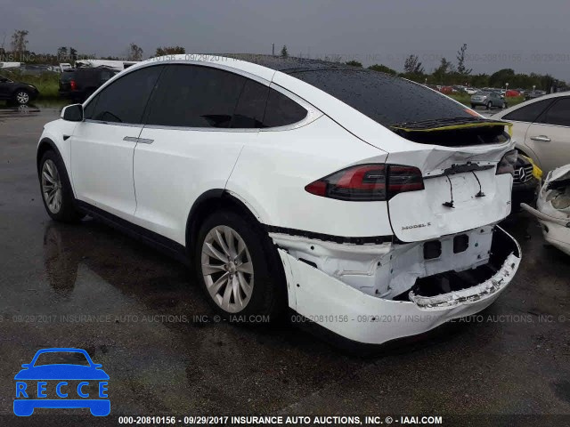 2016 Tesla Model X 5YJXCBE29GF023901 Bild 2