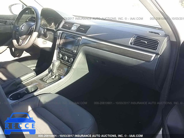 2017 VOLKSWAGEN PASSAT 1VWCT7A35HC025456 image 4