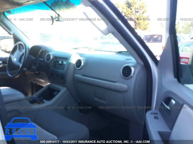 2004 Ford Expedition 1FMPU16L24LA52613 image 4