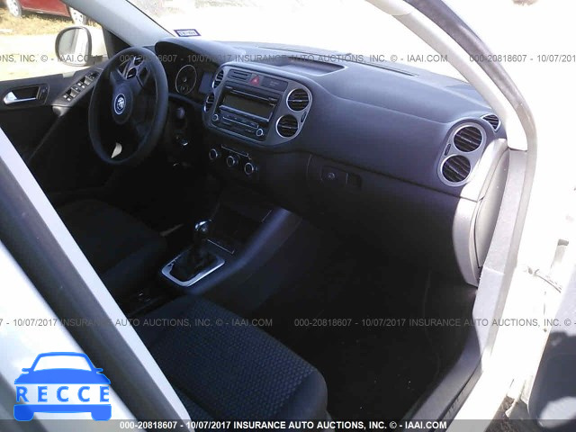2011 Volkswagen Tiguan S/SE/SEL WVGAV7AX6BW505563 Bild 4