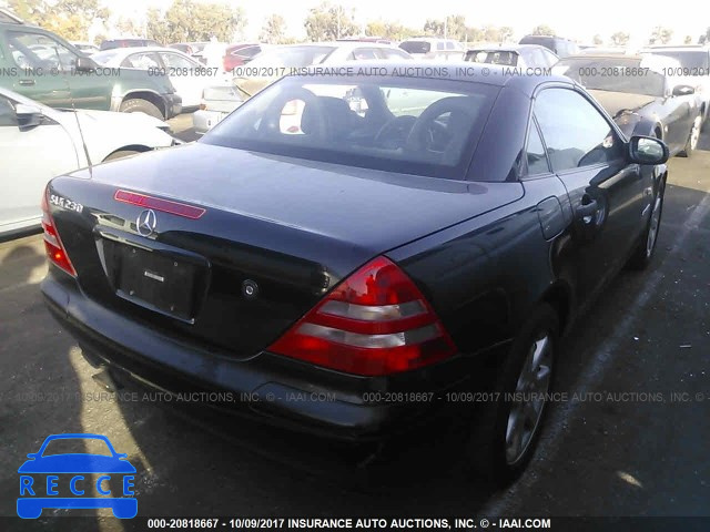 2000 Mercedes-benz SLK WDBKK47F8YF148909 image 3