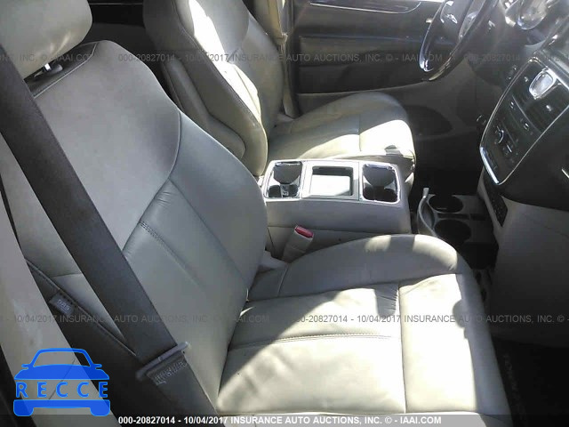 2012 Chrysler Town and Country 2C4RC1GG1CR195737 image 4