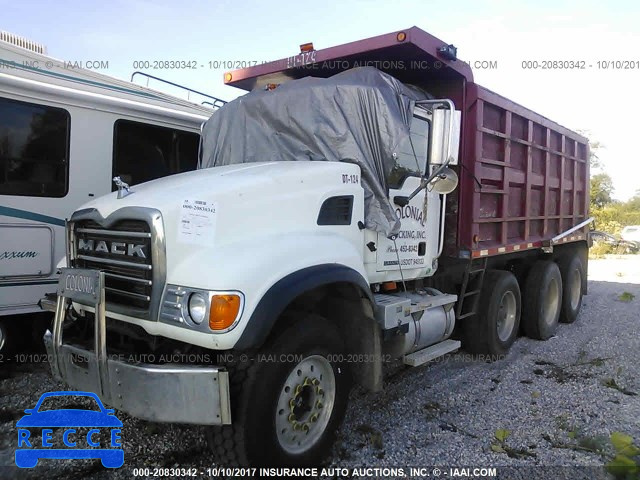 2006 MACK 700 1M2AG11CX6M042199 image 1
