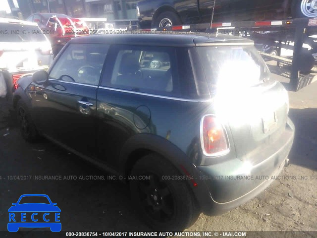 2007 Mini Cooper WMWMF33507TT58469 image 2