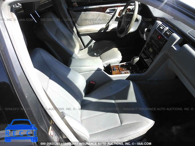 2001 Mercedes-benz E WDBJF82J11X051845 image 4