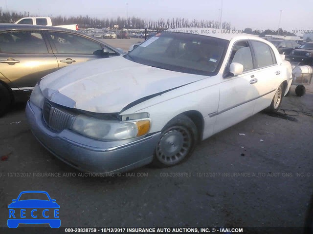 2000 Lincoln Town Car EXECUTIVE 1LNHM81W7YY894807 image 1