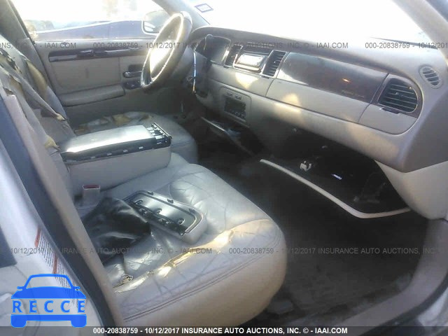 2000 Lincoln Town Car EXECUTIVE 1LNHM81W7YY894807 image 4