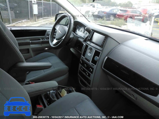 2009 Chrysler Town and Country 2A8HR54169R679308 image 4