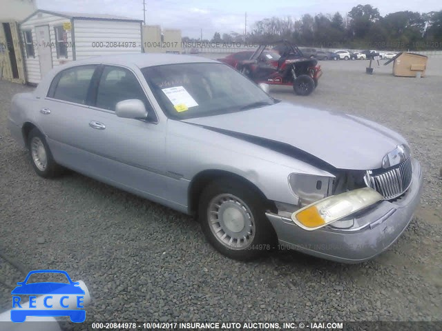 2000 Lincoln Town Car EXECUTIVE 1LNHM81W3YY887417 зображення 0