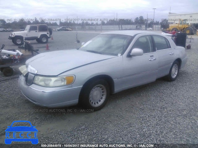 2000 Lincoln Town Car EXECUTIVE 1LNHM81W3YY887417 image 1