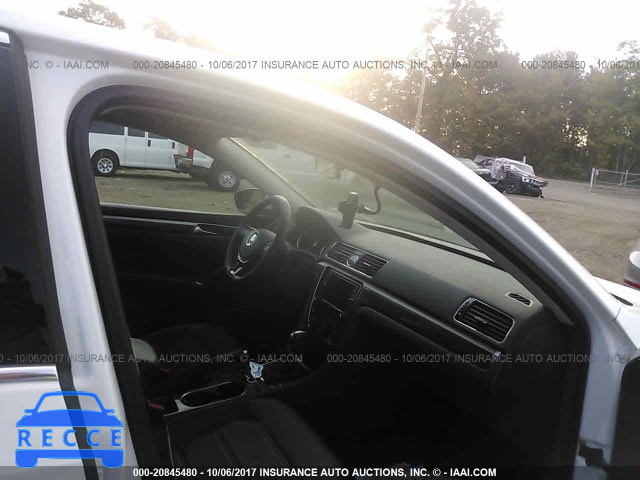 2017 VOLKSWAGEN PASSAT SE 1VWBT7A36HC028281 image 4