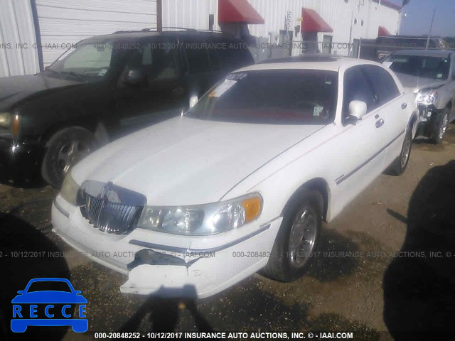 2000 Lincoln Town Car EXECUTIVE 1LNHM81W9YY891052 image 5