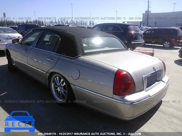 2006 Lincoln Town Car SIGNATURE 1LNHM81VX6Y645308 Bild 2