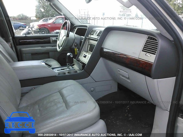 2005 Lincoln Navigator 5LMFU28595LJ24891 зображення 4