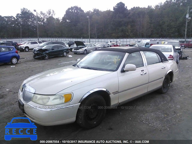 2000 LINCOLN TOWN CAR CARTIER 1LNHM83W1YY861119 image 1