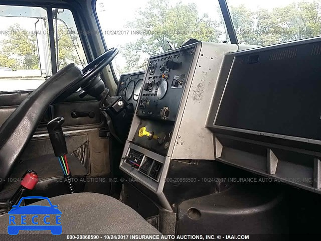 1997 MACK 700 CL700 1M2AD62C5VW004922 image 4