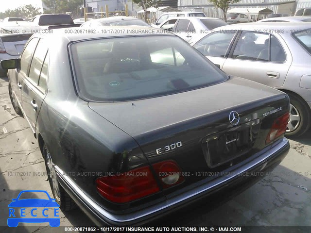 1998 Mercedes-benz E WDBJF25F5WA643523 image 2