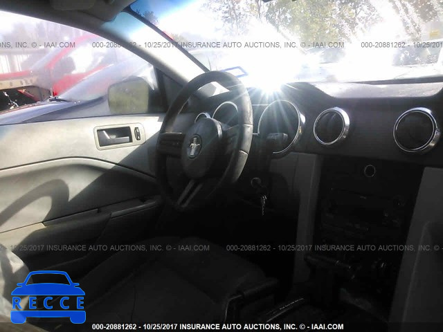 2007 Ford Mustang 1ZVFT80N275281921 image 4