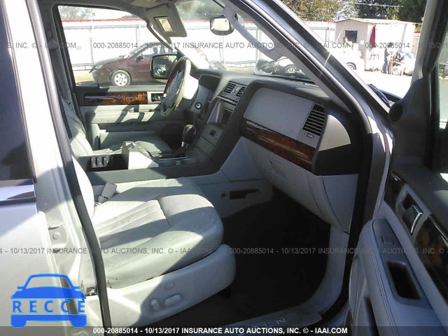 2004 Lincoln Navigator 5LMFU27R34LJ09774 image 4