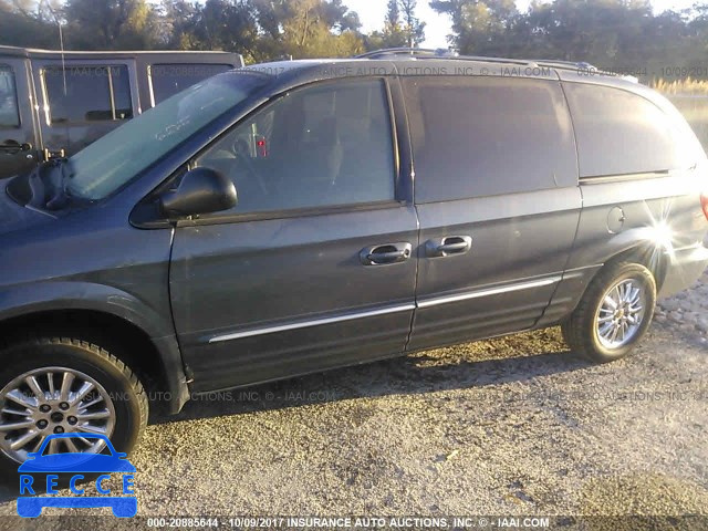 2002 Chrysler Town & Country LIMITED 2C8GP64L12R622633 image 5