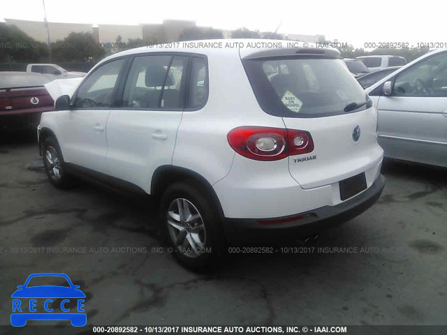 2011 Volkswagen Tiguan WVGAV7AX1BW512033 image 2