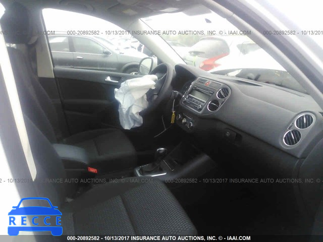 2011 Volkswagen Tiguan WVGAV7AX1BW512033 image 4