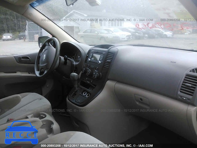 2011 KIA Sedona LX KNDMG4C76B6380250 image 4