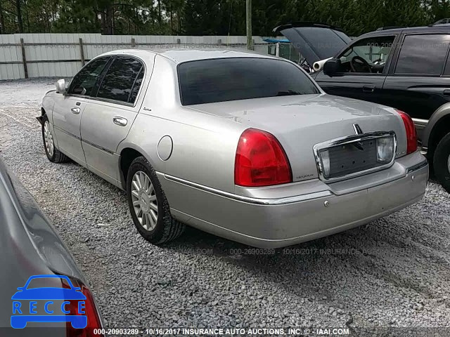 2005 Lincoln Town Car 1LNHM81W55Y611218 image 2