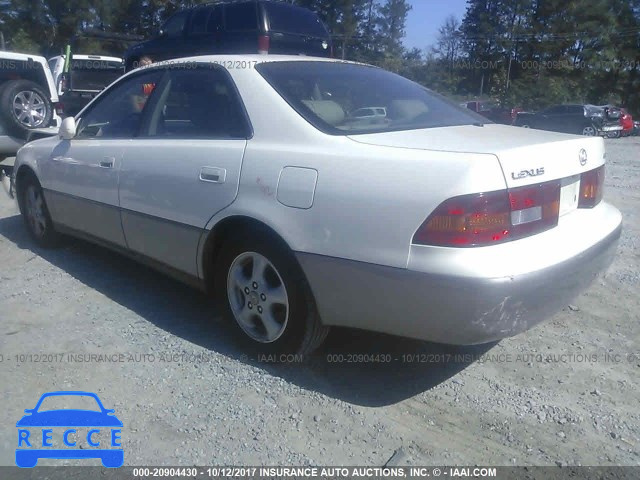 1998 Lexus ES 300 JT8BF28G1W0105870 image 2