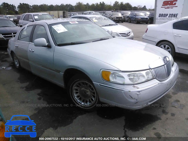 2000 Lincoln Town Car 1LNHM83W5YY900021 зображення 0