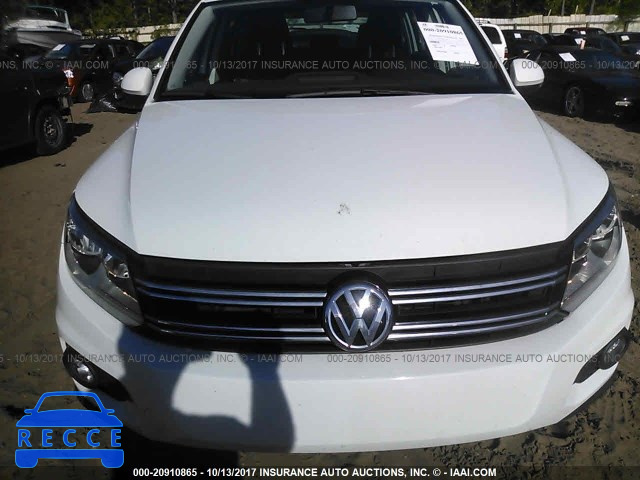 2015 Volkswagen Tiguan S/SE/SEL/R-LINE WVGAV7AX5FW559426 Bild 5